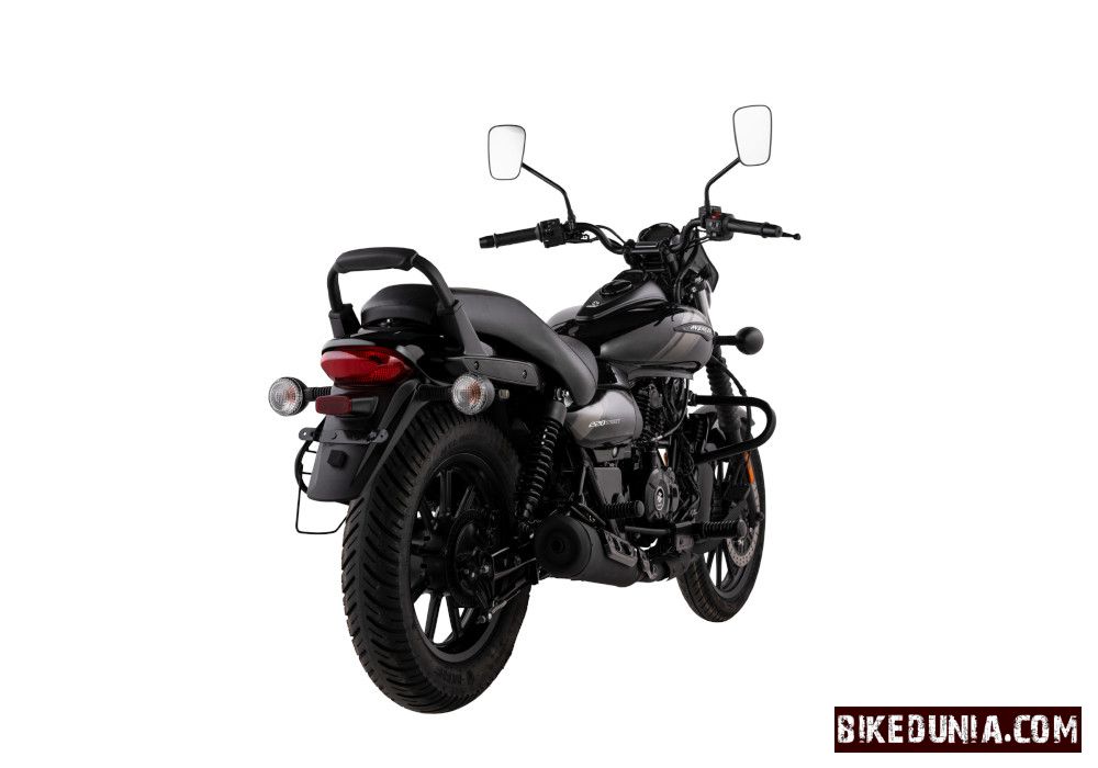 Bajaj Avenger 220 Street