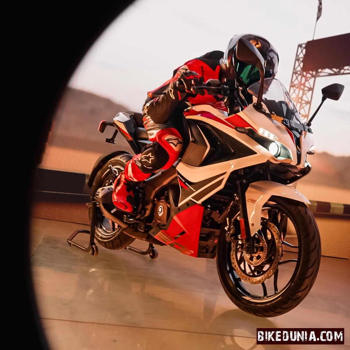 Bajaj Pulsar RS 200 2025