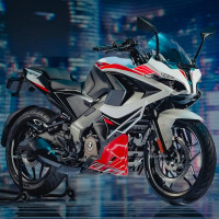 Bajaj Pulsar RS 200 2025