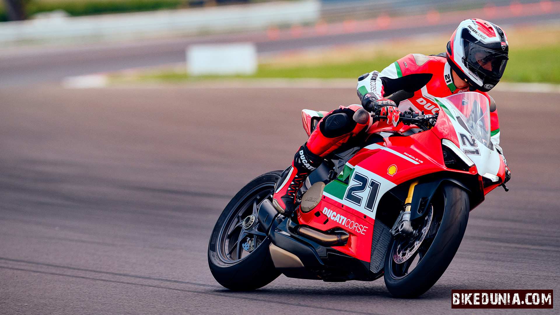 Ducati Panigale V2 Bayliss 1st Championship 20th Anniversary Edition