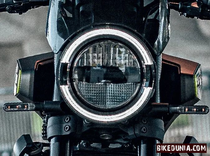 Husqvarna Svartpilen 401 - LED Headlamp