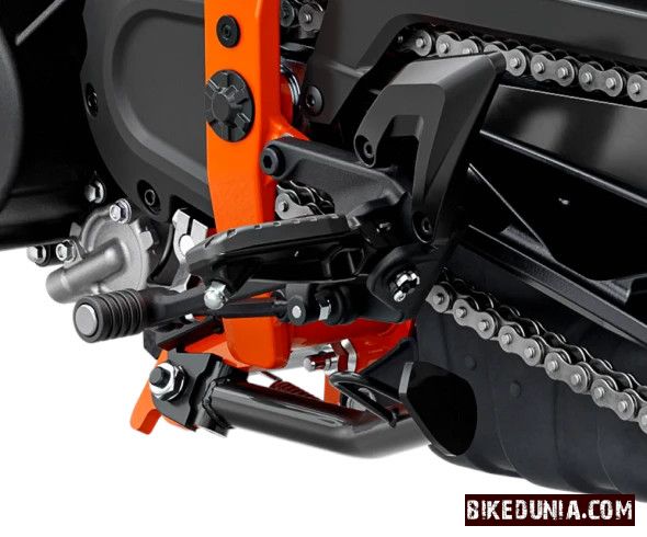 KTM 390 Duke - Footpegs