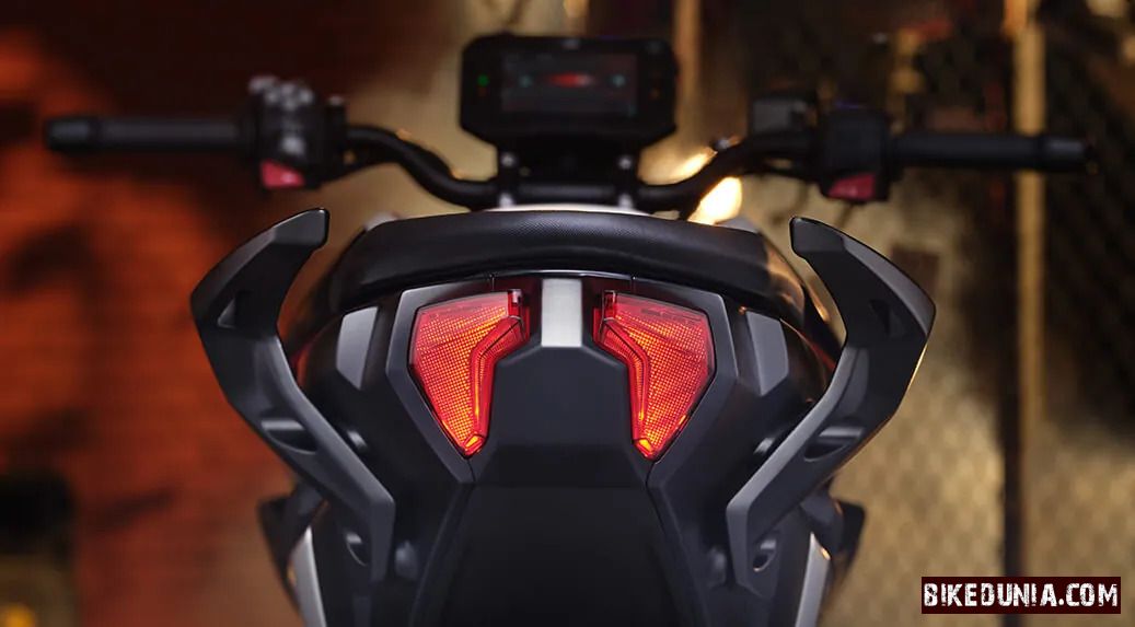 TVS Apache RTR 310 - Dynamic twin tail lamp